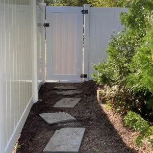 vinyl fence installation